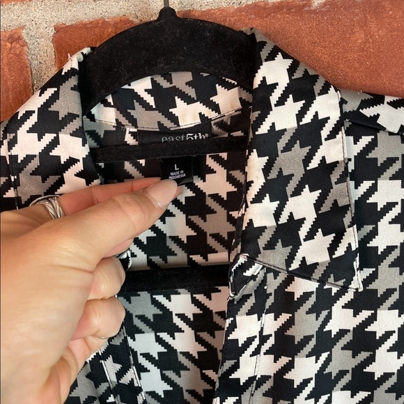 Houndstooth black and white long sleeve silky top - Picture 3 of 5